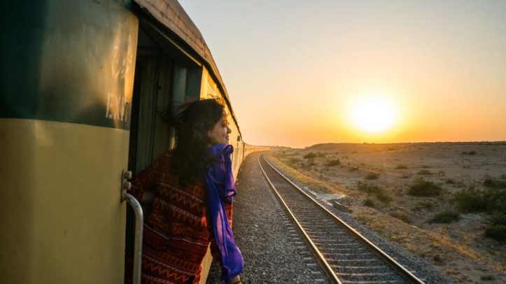http---cdn.cnn.com-cnnnext-dam-assets-180406120551-pakistan-on-a-train-through-sindh-to-karachi